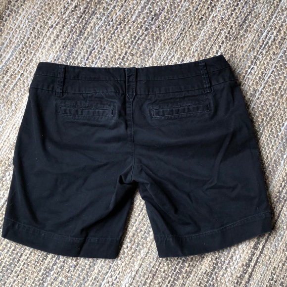American Eagle 🦅 women’s black shorts - Picture 3 of 3